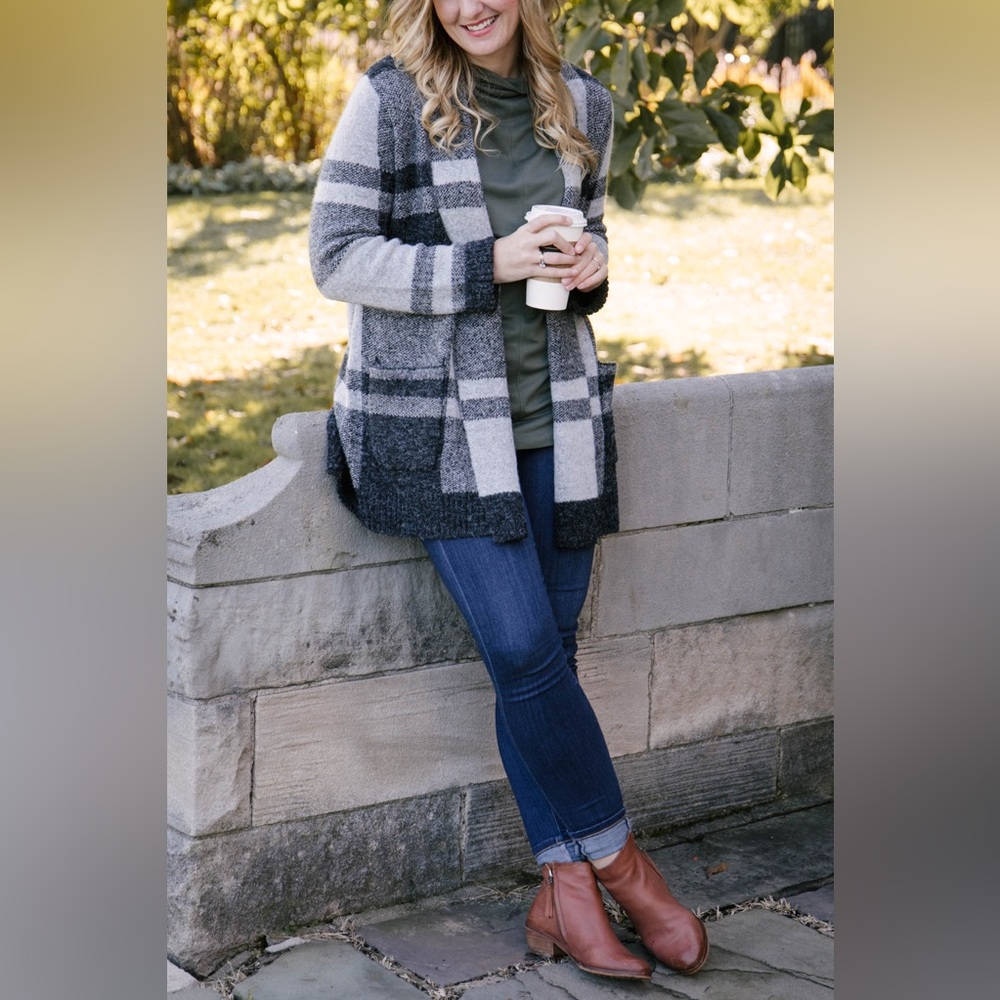 Cyrus Cozy Charcoal & Light Gray Plaid Knit Cardigan | Soft Layering Staple | M